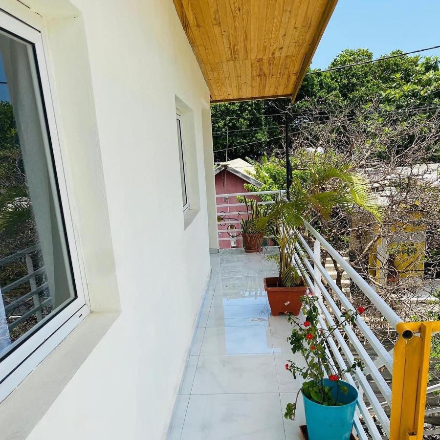 La Vue De Haut- T3 Avec Vue Imprenable Sur La Mer Villa Boueni Eksteriør bilde